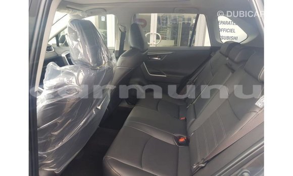 Buy Import Toyota HiAce Other Truck in Import - Dubai in Region of Bouenza Buy Import Toyota HiAce Other Truck in Import - Dubai in Region of Bouenza