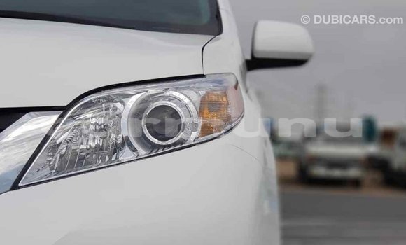 Buy Import Toyota Sienna White Car in Import - Dubai in Region of Bouenza Buy Import Toyota Sienna White Car in Import - Dubai in Region of Bouenza