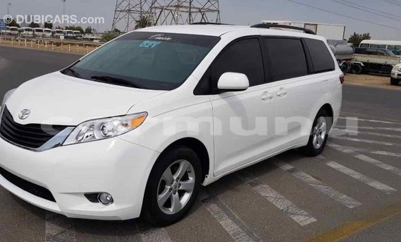 Buy Import Toyota Sienna White Car in Import - Dubai in Region of Bouenza Buy Import Toyota Sienna White Car in Import - Dubai in Region of Bouenza