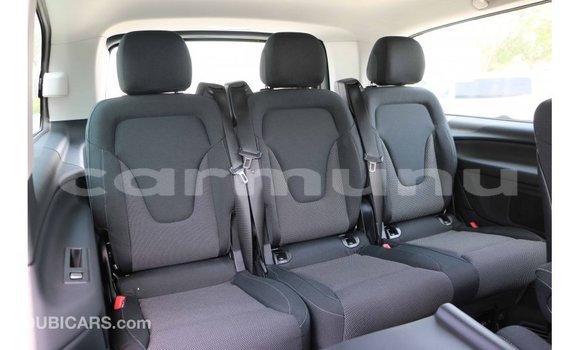 Buy Import Mercedes-Benz 250 Black Car in Import - Dubai in Region of Bouenza Buy Import Mercedes-Benz 250 Black Car in Import - Dubai in Region of Bouenza