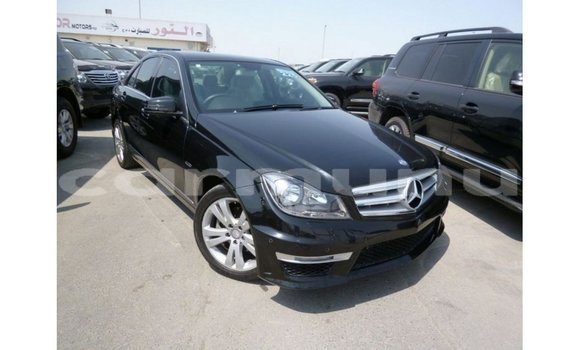 Buy Import Mercedes-Benz 200 Black Car in Import - Dubai in Region of Bouenza Buy Import Mercedes-Benz 200 Black Car in Import - Dubai in Region of Bouenza