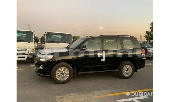 Buy Import Toyota Land Cruiser Black Car in Import - Dubai in Region of Bouenza Buy Import Toyota Land Cruiser Black Car in Import - Dubai in Region of Bouenza