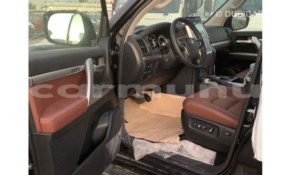 Buy Import Toyota Land Cruiser Black Car in Import - Dubai in Region of Bouenza Buy Import Toyota Land Cruiser Black Car in Import - Dubai in Region of Bouenza