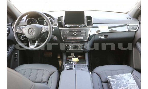 Buy Import Mercedes-Benz 190 Black Car in Import - Dubai in Region of Bouenza Buy Import Mercedes-Benz 190 Black Car in Import - Dubai in Region of Bouenza