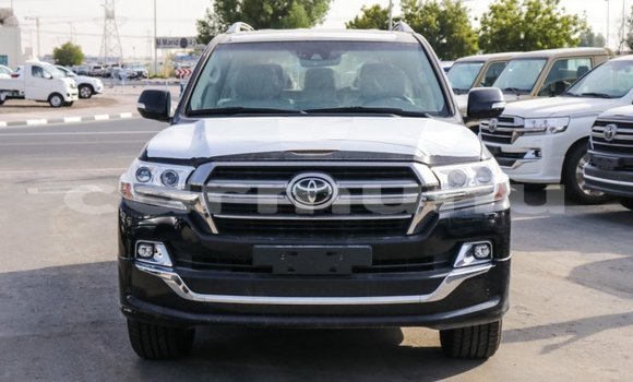 Acheter Import Voiture Toyota Land Cruiser Noir à Import - Dubai, Région de la Bouenza Acheter Import Voiture Toyota Land Cruiser Noir à Import - Dubai, Région de la Bouenza