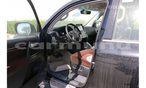 Buy Import Toyota Land Cruiser Black Car in Import - Dubai in Region of Bouenza Buy Import Toyota Land Cruiser Black Car in Import - Dubai in Region of Bouenza