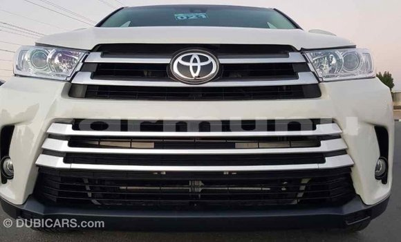 Buy Import Toyota Highlander White Car in Import - Dubai in Region of Bouenza Buy Import Toyota Highlander White Car in Import - Dubai in Region of Bouenza
