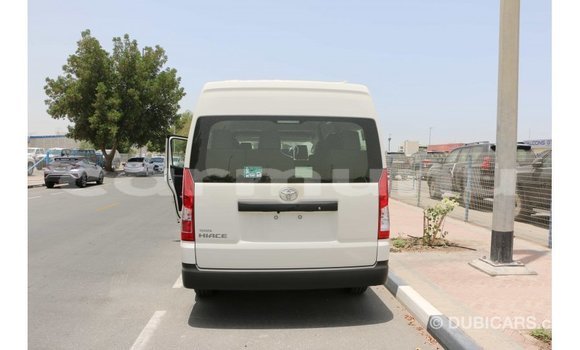 Buy Import Toyota Hiace White Car in Import - Dubai in Region of Bouenza Buy Import Toyota Hiace White Car in Import - Dubai in Region of Bouenza