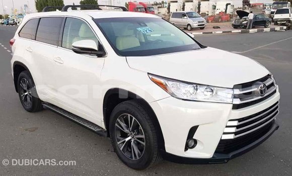 Buy Import Toyota Highlander White Car in Import - Dubai in Region of Bouenza Buy Import Toyota Highlander White Car in Import - Dubai in Region of Bouenza