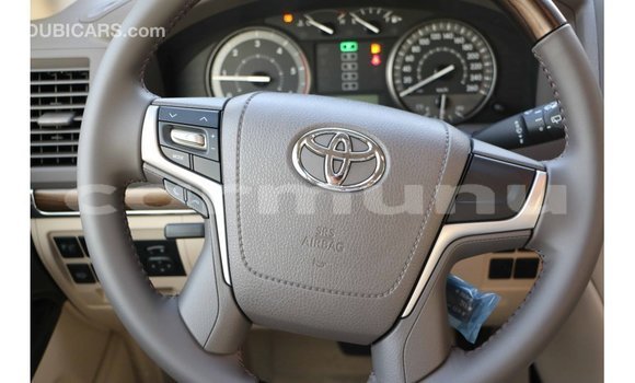 Buy Import Toyota Land Cruiser White Car in Import - Dubai in Region of Bouenza Buy Import Toyota Land Cruiser White Car in Import - Dubai in Region of Bouenza