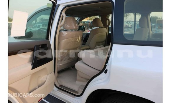 Buy Import Toyota Land Cruiser White Car in Import - Dubai in Region of Bouenza Buy Import Toyota Land Cruiser White Car in Import - Dubai in Region of Bouenza