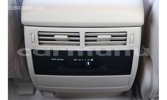 Buy Import Toyota Land Cruiser White Car in Import - Dubai in Region of Bouenza Buy Import Toyota Land Cruiser White Car in Import - Dubai in Region of Bouenza