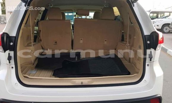 Buy Import Toyota Highlander White Car in Import - Dubai in Region of Bouenza Buy Import Toyota Highlander White Car in Import - Dubai in Region of Bouenza