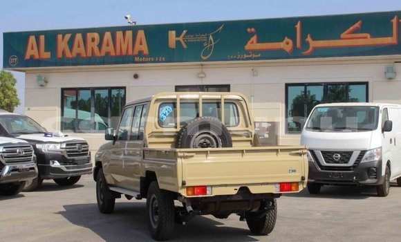Acheter Import Voiture Toyota Land Cruiser Beige à Import - Dubai, Région de la Bouenza Acheter Import Voiture Toyota Land Cruiser Beige à Import - Dubai, Région de la Bouenza