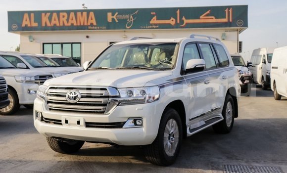Acheter Import Voiture Toyota Land Cruiser Blanc à Import - Dubai, Région de la Bouenza Acheter Import Voiture Toyota Land Cruiser Blanc à Import - Dubai, Région de la Bouenza
