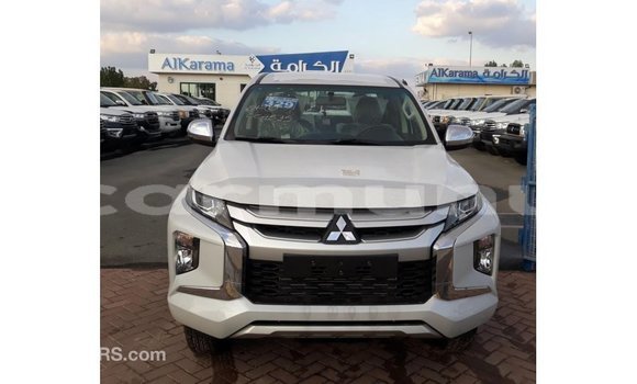 Acheter Import Voiture Mitsubishi L200 Blanc à Import - Dubai, Région de la Bouenza Acheter Import Voiture Mitsubishi L200 Blanc à Import - Dubai, Région de la Bouenza