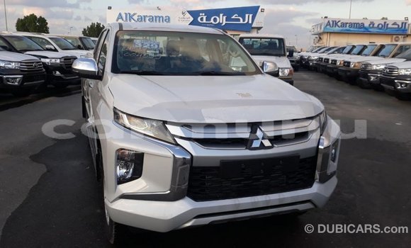 Acheter Import Voiture Mitsubishi L200 Blanc à Import - Dubai, Région de la Bouenza Acheter Import Voiture Mitsubishi L200 Blanc à Import - Dubai, Région de la Bouenza
