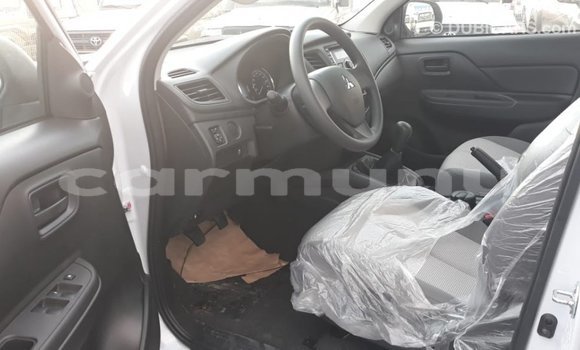 Acheter Import Voiture Mitsubishi L200 Blanc à Import - Dubai, Région de la Bouenza Acheter Import Voiture Mitsubishi L200 Blanc à Import - Dubai, Région de la Bouenza