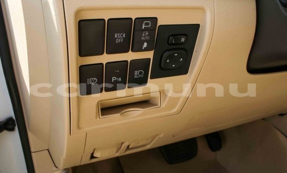 Acheter Import Voiture Toyota Land Cruiser Blanc à Import - Dubai, Région de la Bouenza Acheter Import Voiture Toyota Land Cruiser Blanc à Import - Dubai, Région de la Bouenza