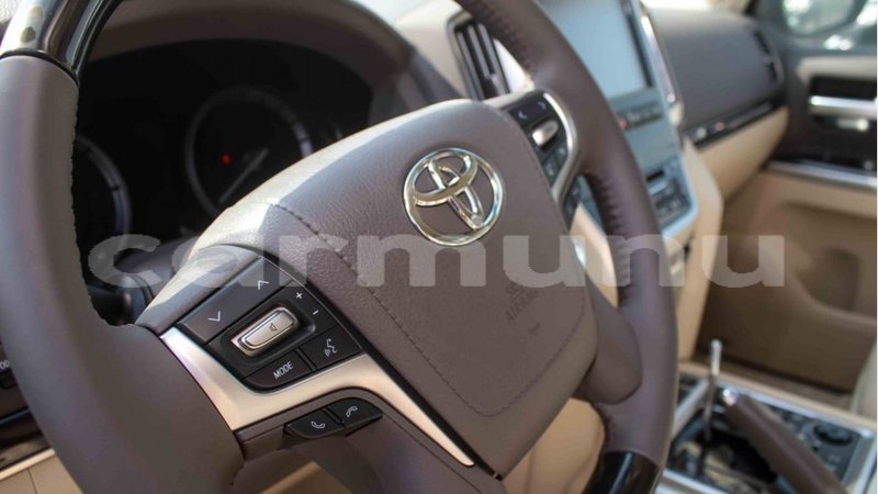 Big with watermark toyota land cruiser region of bouenza import dubai 2644