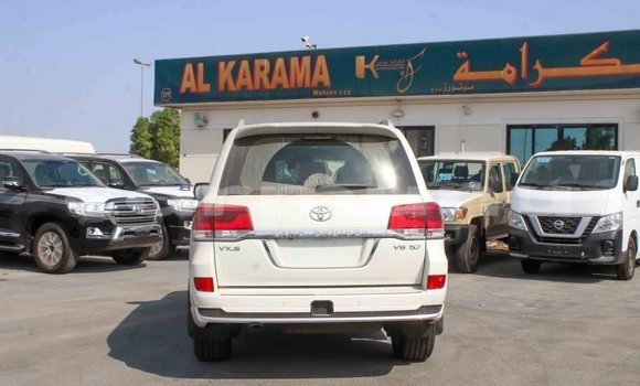 Acheter Import Voiture Toyota Land Cruiser Blanc à Import - Dubai, Région de la Bouenza Acheter Import Voiture Toyota Land Cruiser Blanc à Import - Dubai, Région de la Bouenza