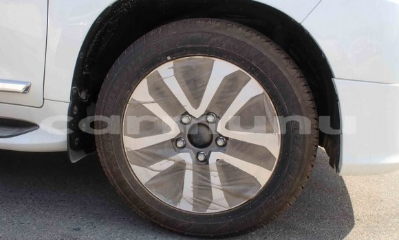 Acheter Import Voiture Toyota Land Cruiser Blanc à Import - Dubai, Région de la Bouenza Acheter Import Voiture Toyota Land Cruiser Blanc à Import - Dubai, Région de la Bouenza