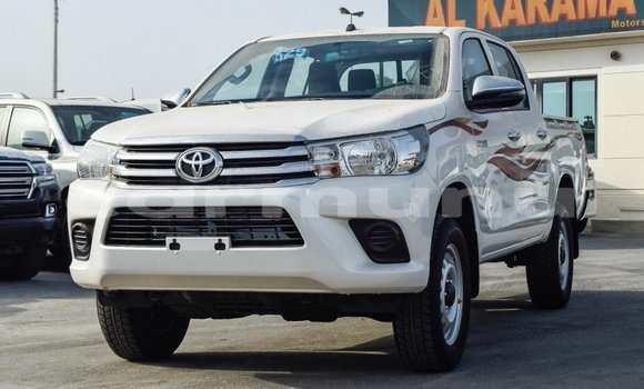Acheter Import Voiture Toyota Hilux Blanc à Import - Dubai, Région de la Bouenza Acheter Import Voiture Toyota Hilux Blanc à Import - Dubai, Région de la Bouenza