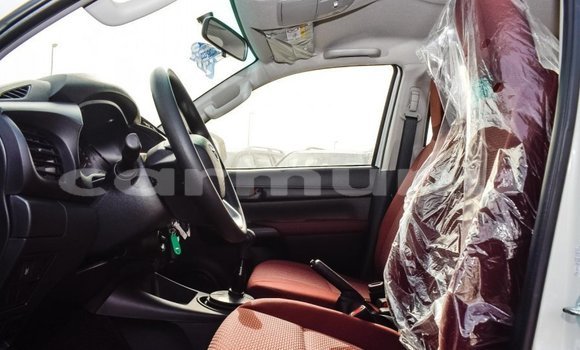 Acheter Import Voiture Toyota Hilux Blanc à Import - Dubai, Région de la Bouenza Acheter Import Voiture Toyota Hilux Blanc à Import - Dubai, Région de la Bouenza