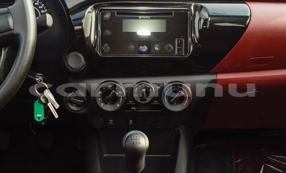 Acheter Import Voiture Toyota Hilux Blanc à Import - Dubai, Région de la Bouenza Acheter Import Voiture Toyota Hilux Blanc à Import - Dubai, Région de la Bouenza