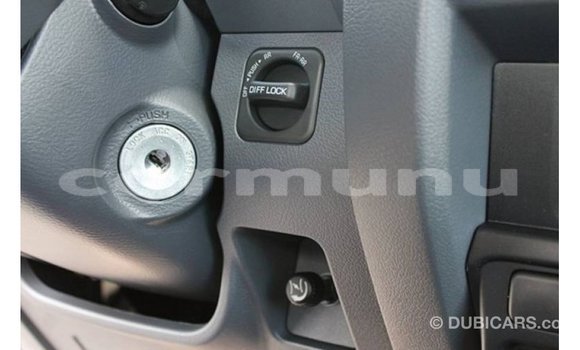 Acheter Import Voiture Toyota Land Cruiser Blanc à Import - Dubai, Région de la Bouenza Acheter Import Voiture Toyota Land Cruiser Blanc à Import - Dubai, Région de la Bouenza