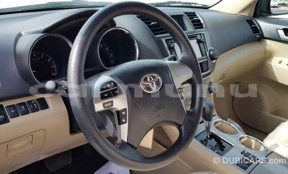 Buy Import Toyota Highlander Black Car in Import - Dubai in Region of Bouenza Buy Import Toyota Highlander Black Car in Import - Dubai in Region of Bouenza