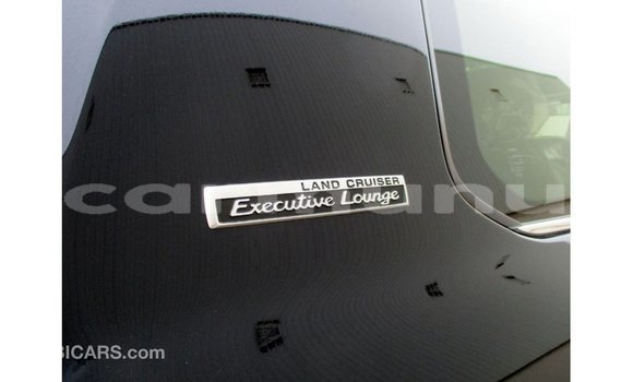 Buy Import Toyota Land Cruiser Black Car in Import - Dubai in Region of Bouenza Buy Import Toyota Land Cruiser Black Car in Import - Dubai in Region of Bouenza