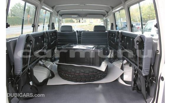 Buy Import Toyota Land Cruiser White Car in Import - Dubai in Region of Bouenza Buy Import Toyota Land Cruiser White Car in Import - Dubai in Region of Bouenza