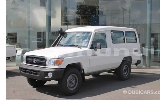 Buy Import Toyota Land Cruiser White Car in Import - Dubai in Region of Bouenza Buy Import Toyota Land Cruiser White Car in Import - Dubai in Region of Bouenza