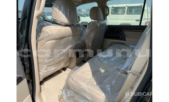 Buy Import Toyota Land Cruiser Black Car in Import - Dubai in Region of Bouenza Buy Import Toyota Land Cruiser Black Car in Import - Dubai in Region of Bouenza