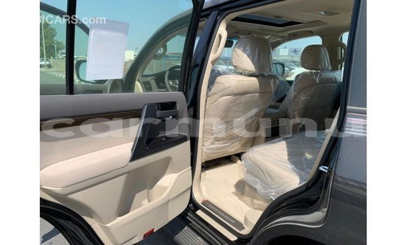 Buy Import Toyota Land Cruiser Black Car in Import - Dubai in Region of Bouenza Buy Import Toyota Land Cruiser Black Car in Import - Dubai in Region of Bouenza