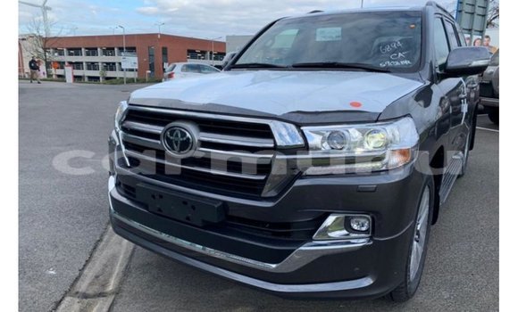 Buy Import Toyota Land Cruiser Black Car in Import - Dubai in Region of Bouenza Buy Import Toyota Land Cruiser Black Car in Import - Dubai in Region of Bouenza