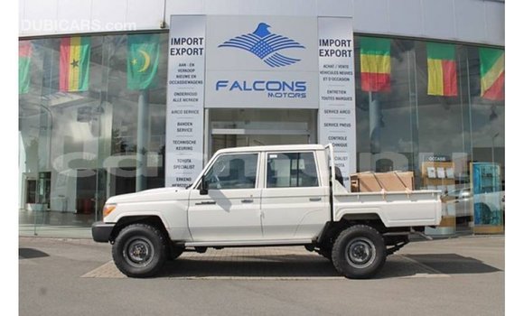 Buy Import Toyota Land Cruiser White Car in Import - Dubai in Region of Bouenza Buy Import Toyota Land Cruiser White Car in Import - Dubai in Region of Bouenza