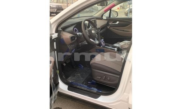Buy Import Hyundai Santa Fe White Car in Import - Dubai in Region of Bouenza Buy Import Hyundai Santa Fe White Car in Import - Dubai in Region of Bouenza