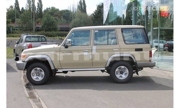 Buy Import Toyota Land Cruiser Beige Car in Import - Dubai in Region of Bouenza Buy Import Toyota Land Cruiser Beige Car in Import - Dubai in Region of Bouenza