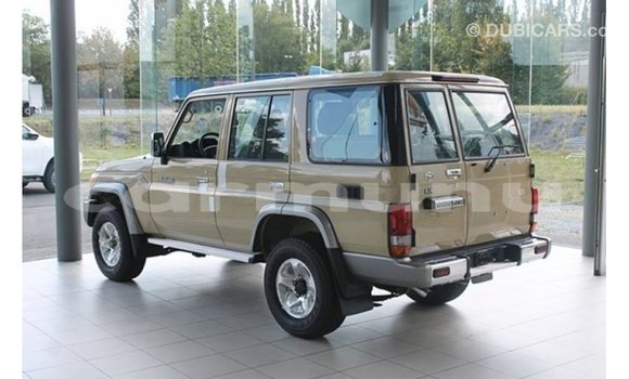 Buy Import Toyota Land Cruiser Beige Car in Import - Dubai in Region of Bouenza Buy Import Toyota Land Cruiser Beige Car in Import - Dubai in Region of Bouenza