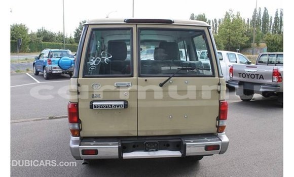 Buy Import Toyota Land Cruiser Beige Car in Import - Dubai in Region of Bouenza Buy Import Toyota Land Cruiser Beige Car in Import - Dubai in Region of Bouenza