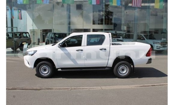 Buy Import Toyota Hilux White Car in Import - Dubai in Region of Bouenza Buy Import Toyota Hilux White Car in Import - Dubai in Region of Bouenza