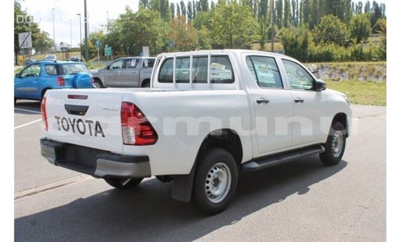 Buy Import Toyota Hilux White Car in Import - Dubai in Region of Bouenza Buy Import Toyota Hilux White Car in Import - Dubai in Region of Bouenza