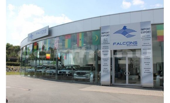 Buy Import Toyota Hilux White Car in Import - Dubai in Region of Bouenza Buy Import Toyota Hilux White Car in Import - Dubai in Region of Bouenza