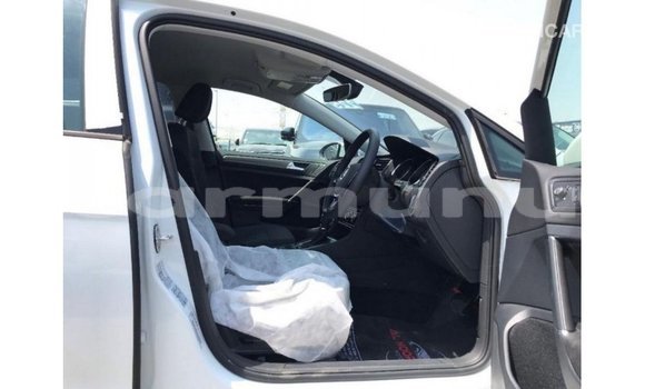 Buy Import Volkswagen Golf White Car in Import - Dubai in Region of Bouenza Buy Import Volkswagen Golf White Car in Import - Dubai in Region of Bouenza