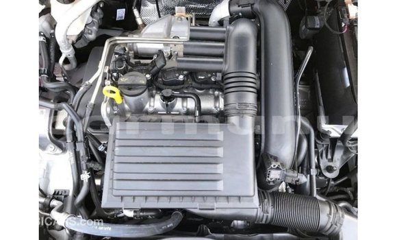 Buy Import Volkswagen Golf White Car in Import - Dubai in Region of Bouenza Buy Import Volkswagen Golf White Car in Import - Dubai in Region of Bouenza