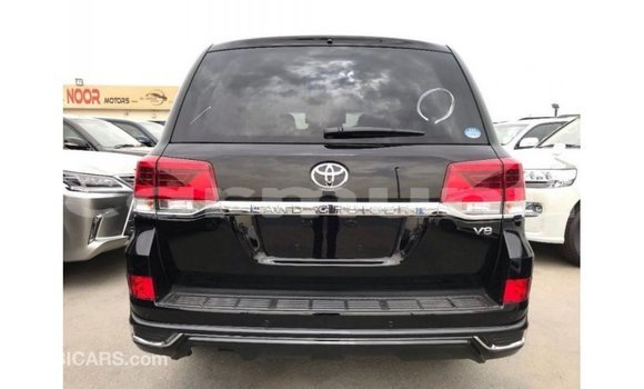 Acheter Import Voiture Toyota Land Cruiser Noir à Import - Dubai, Région de la Bouenza Acheter Import Voiture Toyota Land Cruiser Noir à Import - Dubai, Région de la Bouenza