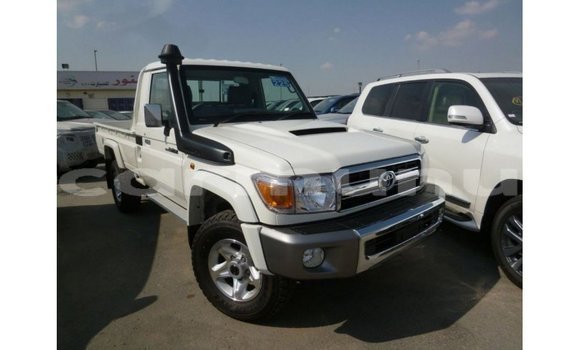 Buy Import Toyota Land Cruiser White Car in Import - Dubai in Region of Bouenza Buy Import Toyota Land Cruiser White Car in Import - Dubai in Region of Bouenza