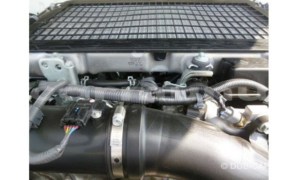 Buy Import Toyota Land Cruiser White Car in Import - Dubai in Region of Bouenza Buy Import Toyota Land Cruiser White Car in Import - Dubai in Region of Bouenza